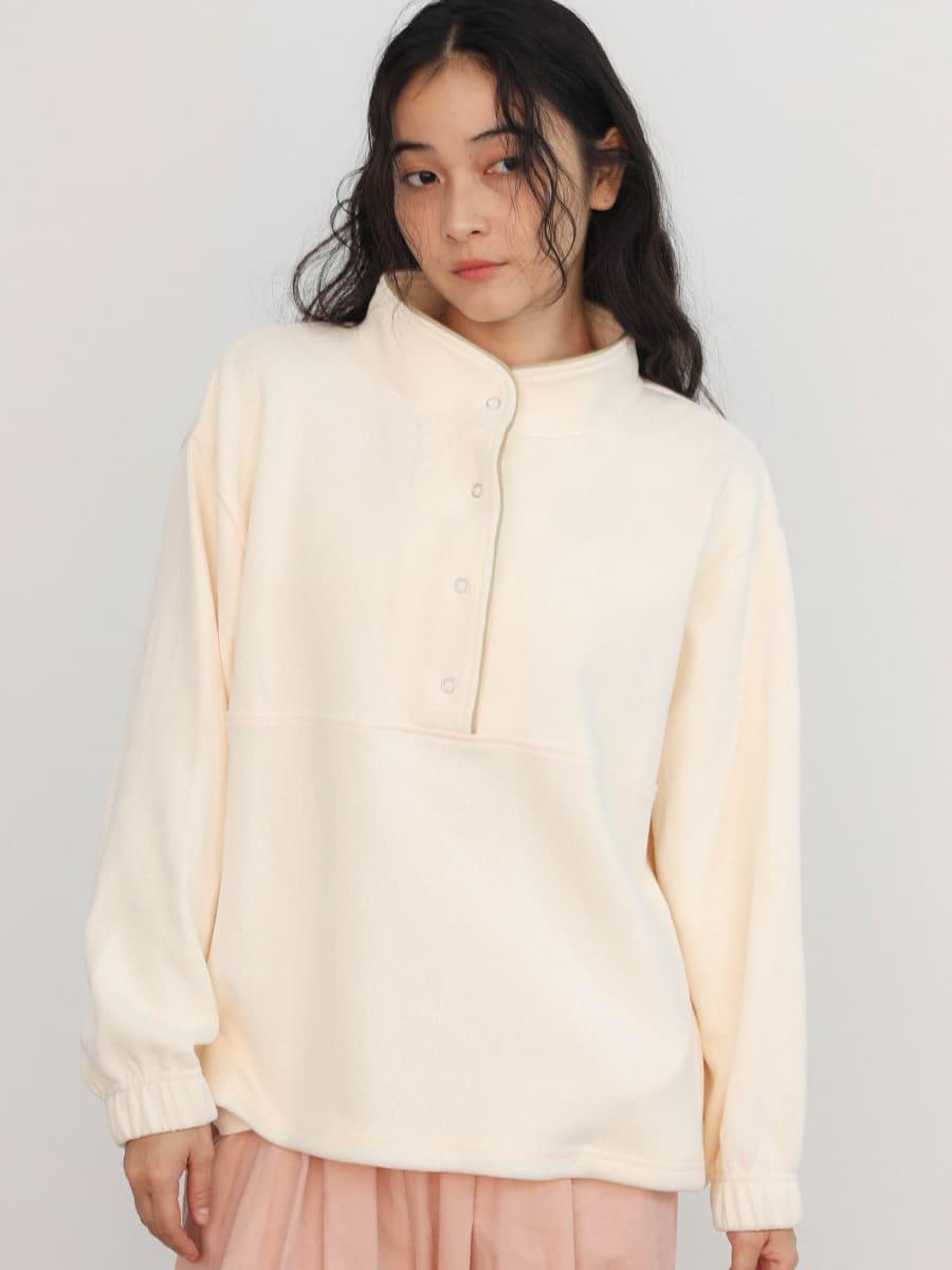 Snap button pullover