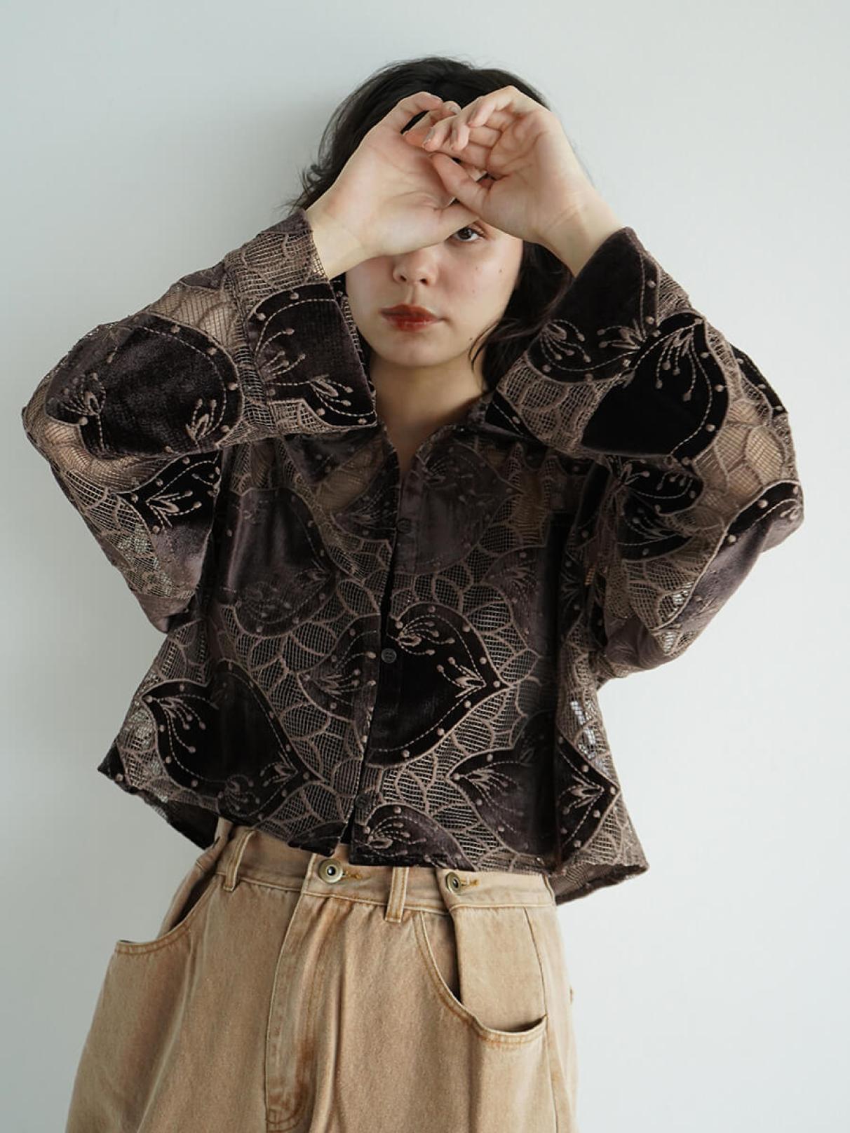 Lace jacquard cropped blouse - FIKA. - FIKA.｜YAMADAYA STORE