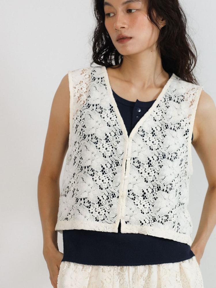 Brushed floral lace vest - FIKA. - FIKA.｜YAMADAYA STORE