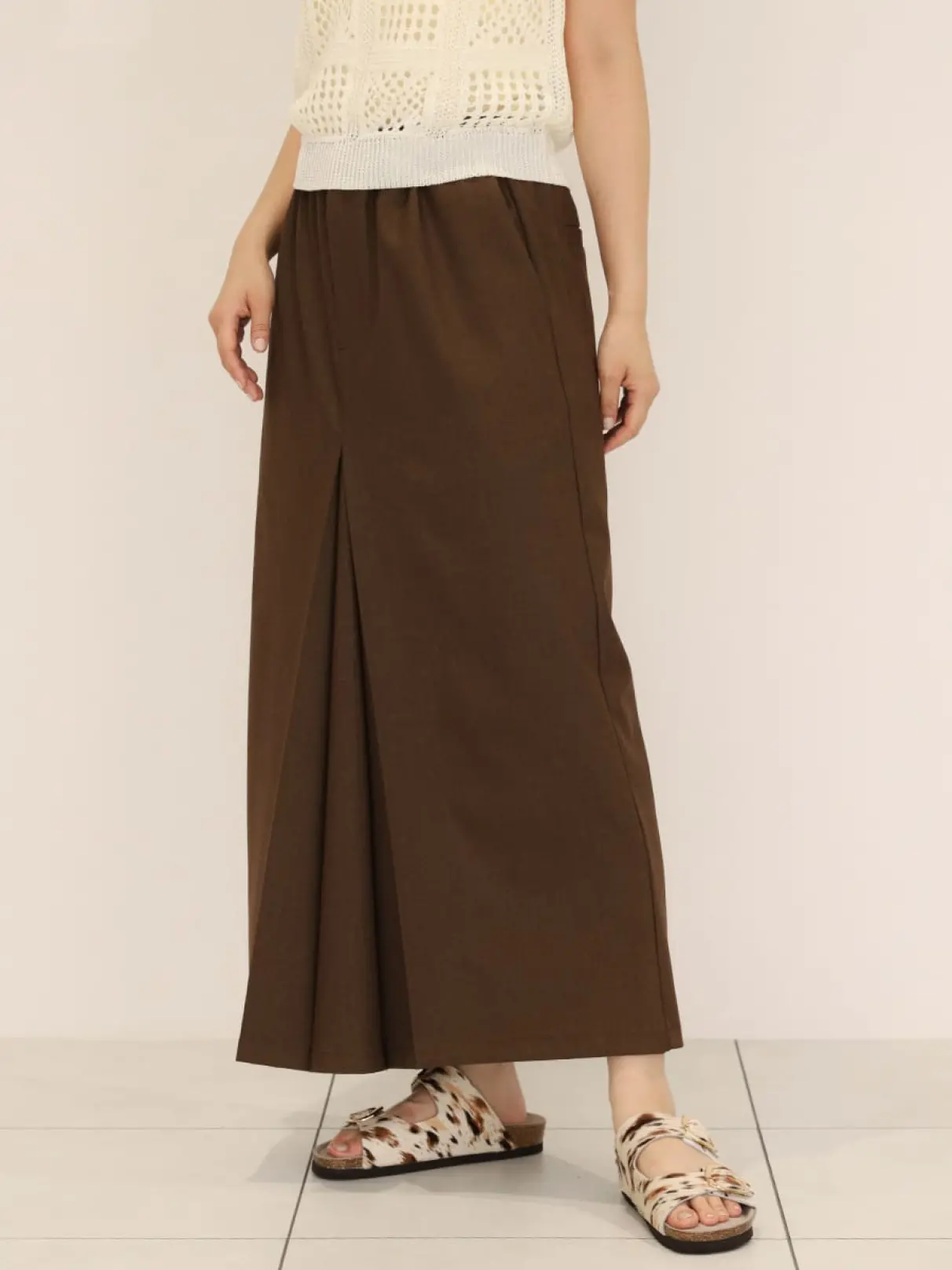 Center tuck skirt - FIKA. - FIKA.｜YAMADAYA STORE