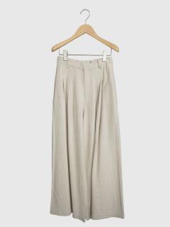 ライトベージュ