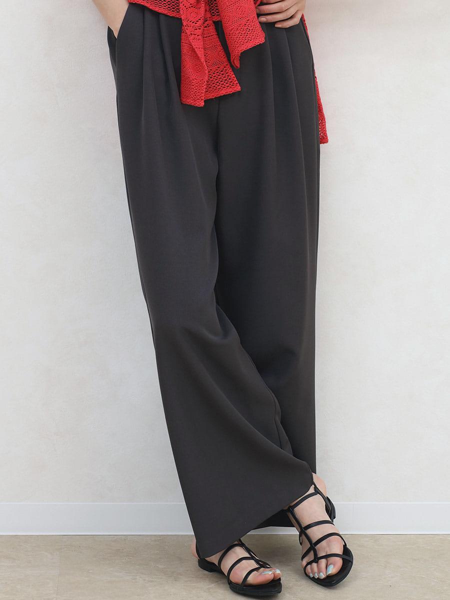 2 tucked wide pants