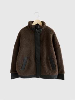 ダークブラウン