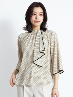 ベージュ　167cm