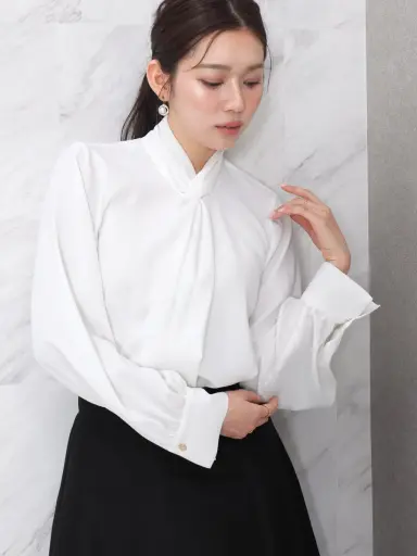 ネジリネックスタンドカラーブラウス - FENNEL - FENNEL｜YAMADAYA STORE