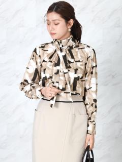 ベージュ　166cm