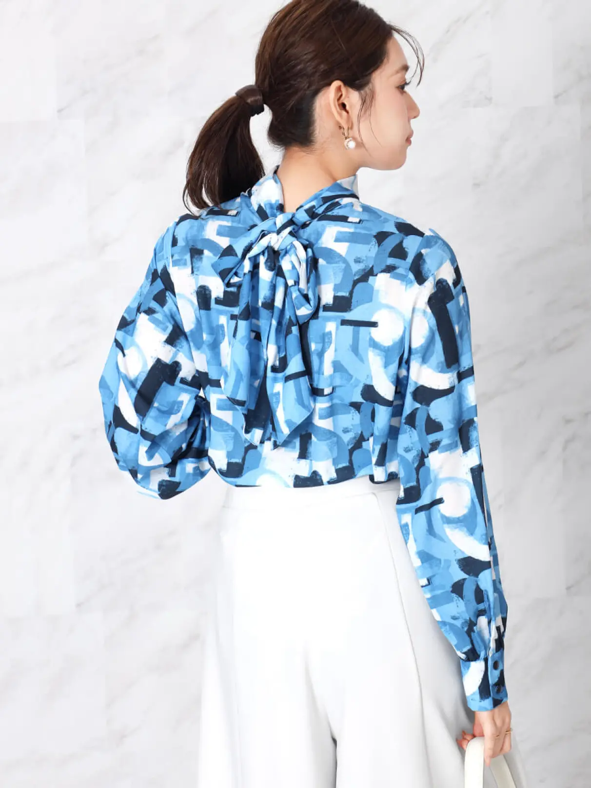 今期【新品タグ付き】YAMADAYA FENNELフリンジリボンブラウス アートプリントリボンタイブラウス - FENNEL - FENNEL｜YAMADAYA STORE