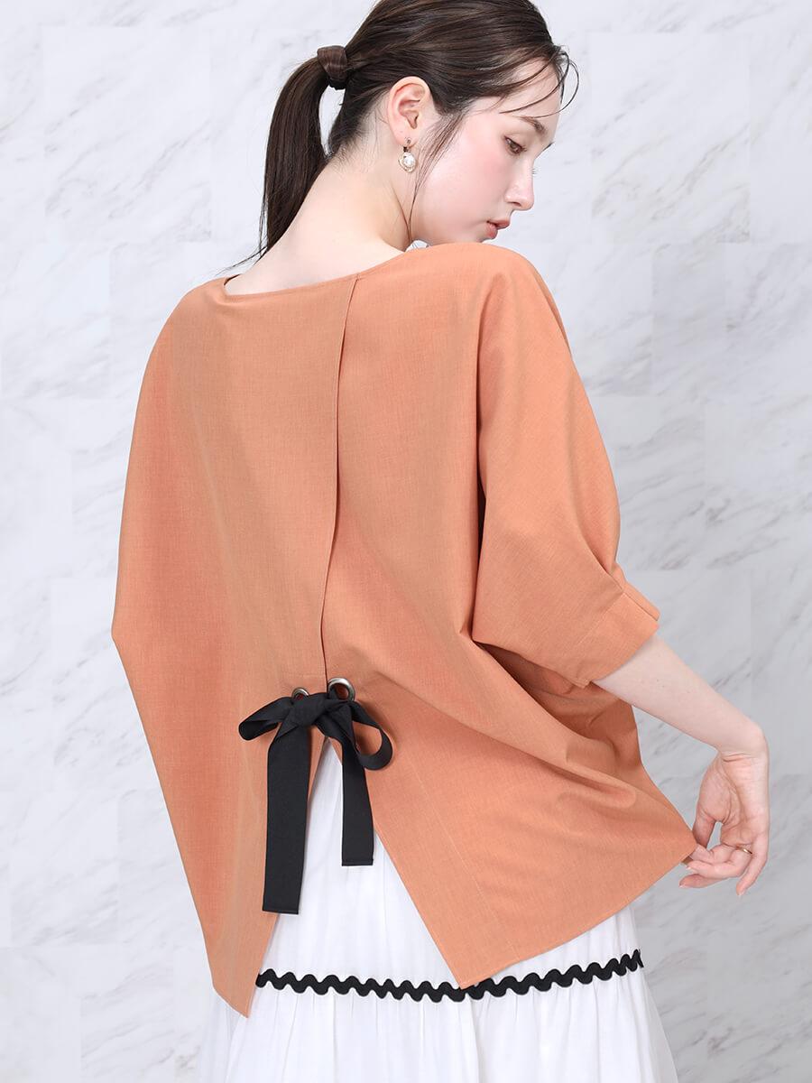 新品FENNELフェンネル バックリボンドルマンブラウス定価17900円ヤマダヤ バックリボンドルマンブラウス - FENNEL - FENNEL｜YAMADAYA STORE