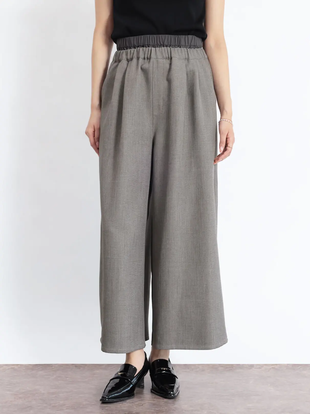 FENNEL　スーツ　ベージュ系 ベージュスーツ・無地のコーディネート（Cloth Ermenegildo