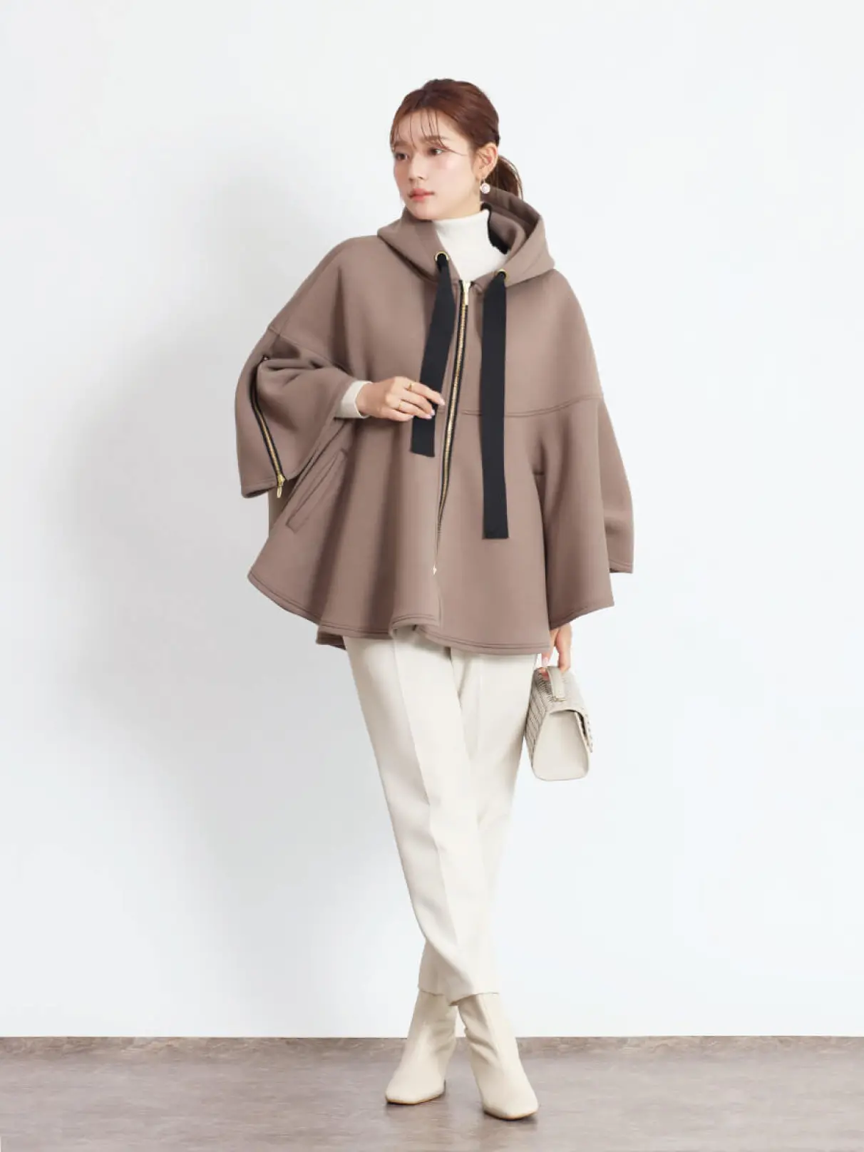 スコットクラブ、ヤマダヤ、FENNEL ファー付きポンチョ・ケープコート スコットクラブ、ヤマダヤ、FENNEL ファー付きポンチョ・ケープコート