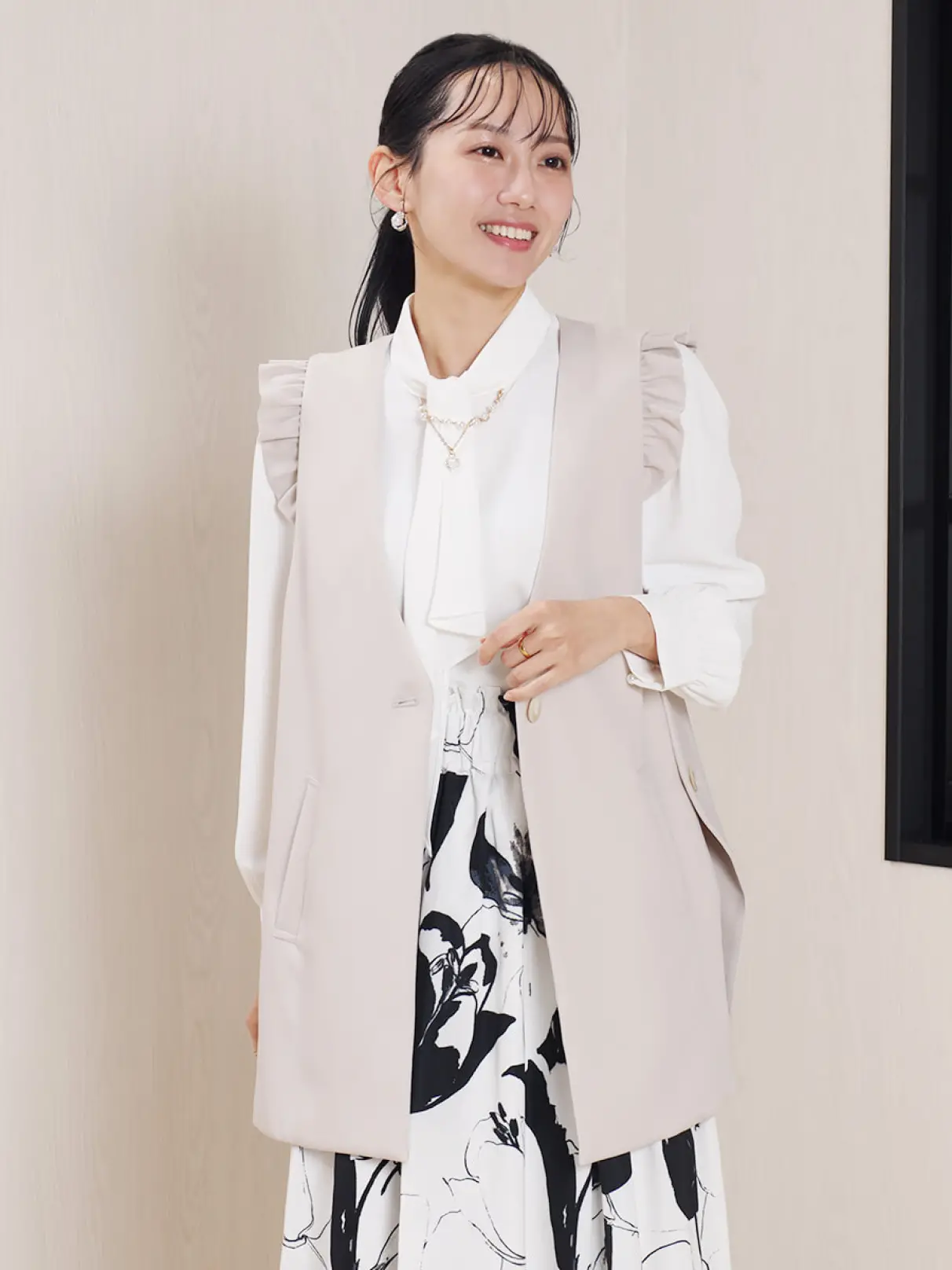 ノーカラー3WAYフリルジレ - FENNEL - FENNEL｜YAMADAYA STORE