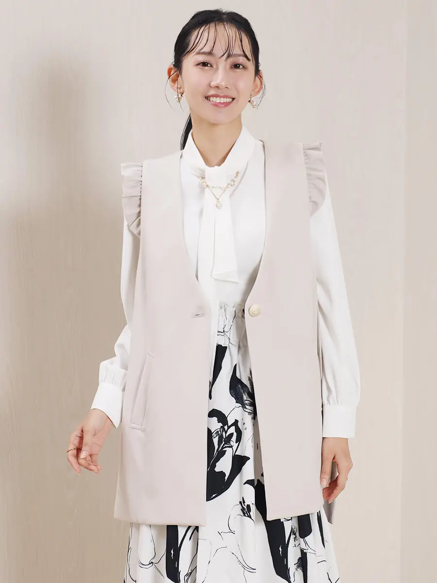 新品未使用 ヤマダヤ FENNEL アシンメトリーフリルジレ 新品未使用 ヤマダヤ FENNEL アシンメトリーフリルジレ