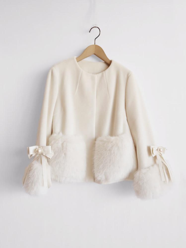 yori ヨリ Vネックファーショートコート オフホワイト ファーコート