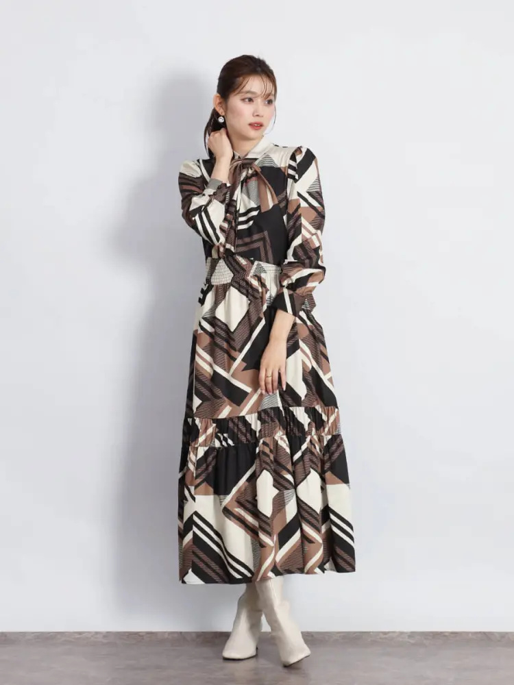 トリオンフ柄　ワンピース ツイストネックジオメトリックワンピース - FENNEL - FENNEL｜YAMADAYA