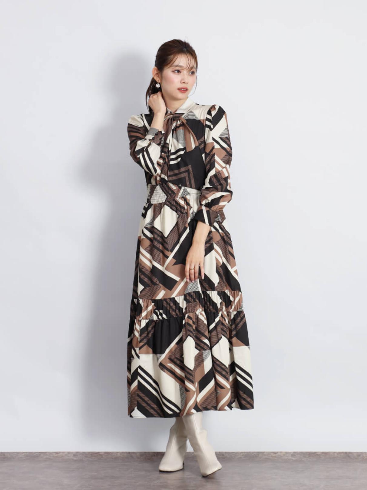 ツイストネックジオメトリックワンピース - FENNEL - FENNEL｜YAMADAYA