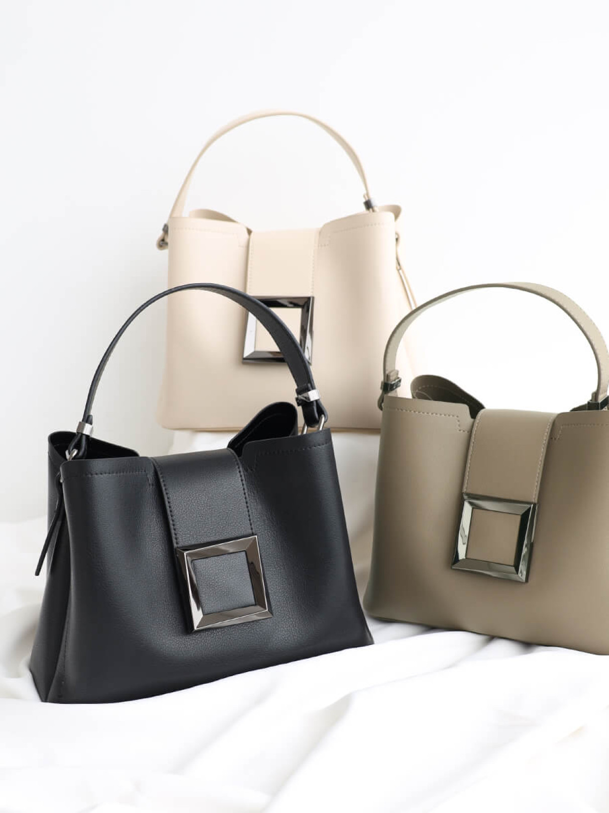 新品　YAMADAYA FENNEL ベージュ レザー ハンドバッグ 新品 YAMADAYA FENNEL ベージュ レザー ハンドバッグ