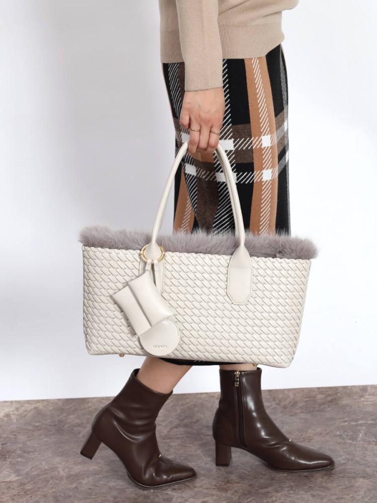 FENEL 差し編みメッシュファー付きハンドバッグ 差し編みメッシュファー付きハンドバッグ - FENNEL - FENNEL｜YAMADAYA