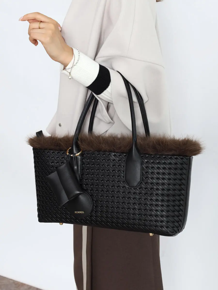 FENEL 差し編みメッシュファー付きハンドバッグ 差し編みメッシュファー付きハンドバッグ - FENNEL - FENNEL｜YAMADAYA