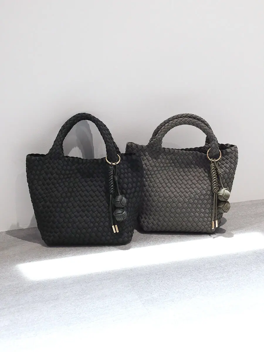 FENNEL ミニポーチ付き編み込みスクエアミニトートBLACK ミニポーチ付き編み込みスクエアミニトート(gray・black) - FENNEL