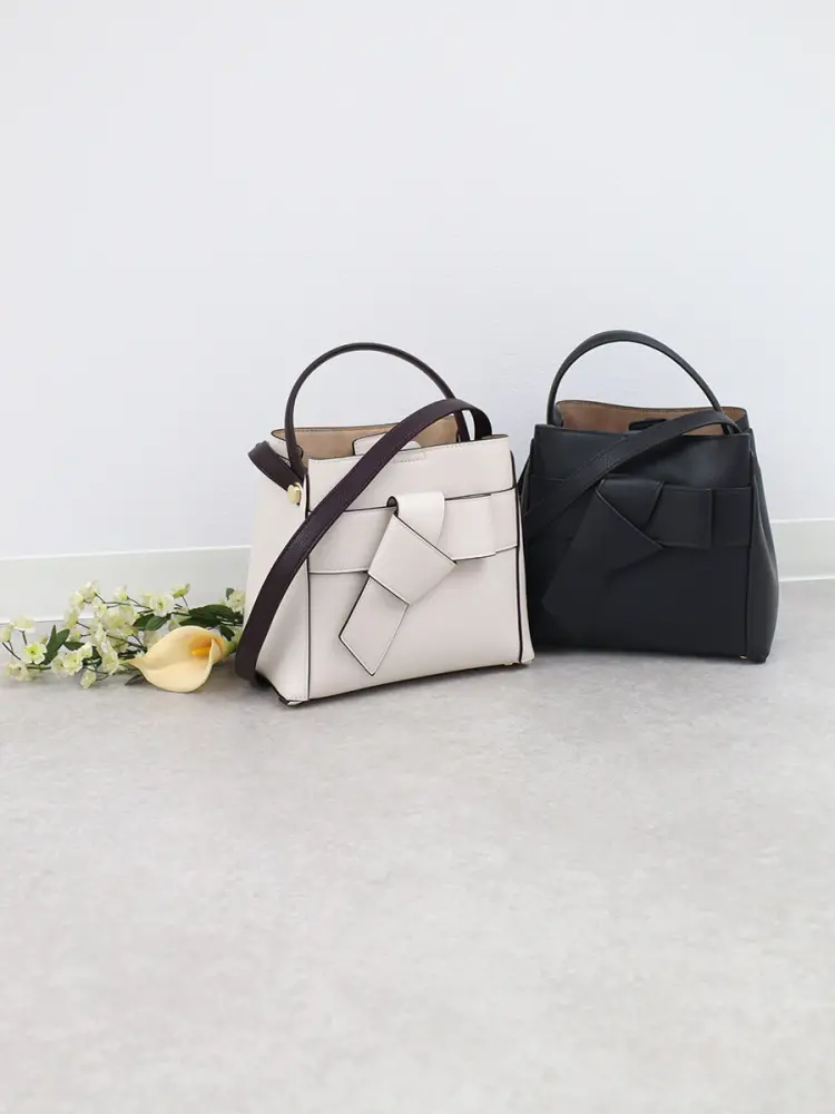 【新品】ショルダーリボンスウィムウェア LILY BROWN（リリーブラウン）の「ショルダーリボンスウィムウェア
