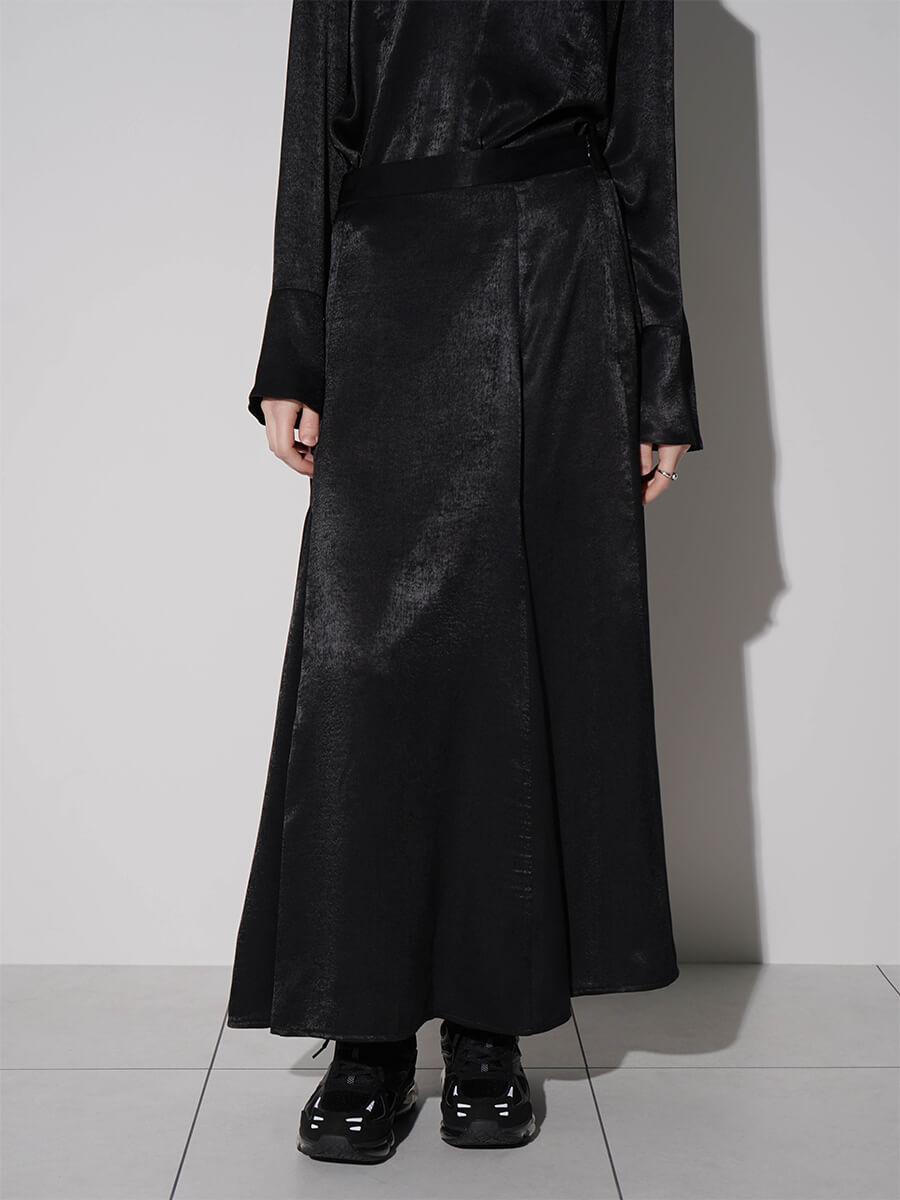 A-LINE TUCK SATIN SKIRT