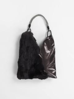 チャコールグレー