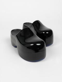 グロッシーブラック