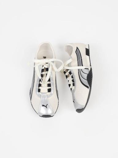 PUMAxスニーカー
