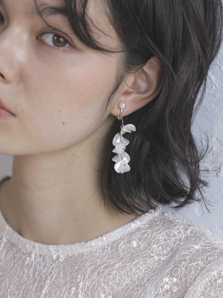 フラワーモチーフイヤリング - PECHINCHAR - petirobe｜YAMADAYA STORE