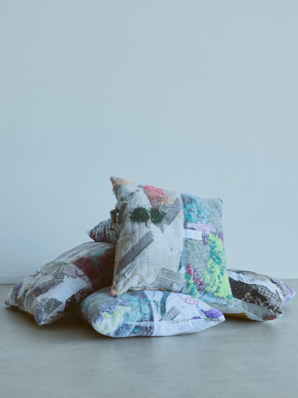 oops/ personalize trash cushion :クッション oops/ personalize trash cushion :クッション