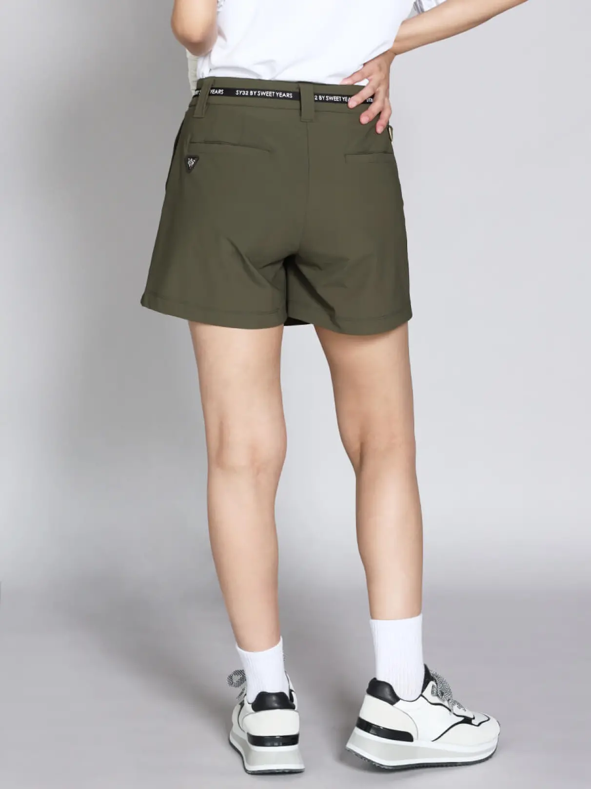 【SY32 SWEET YEARS】ショートパンツ L ベージュ SY32 SWEET YEARS】ショートパンツ L ベージュ NYLON SHORT