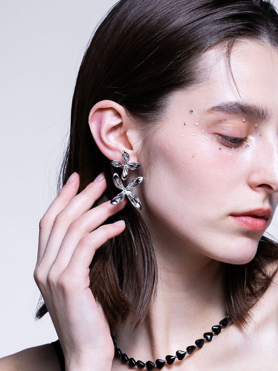 アシンメトリーフラワーピアス YAMADAYA STORE