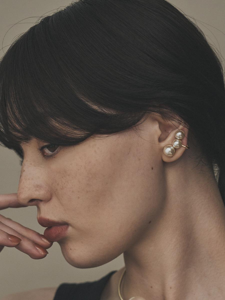Big Pearl Asymmetry Earrings