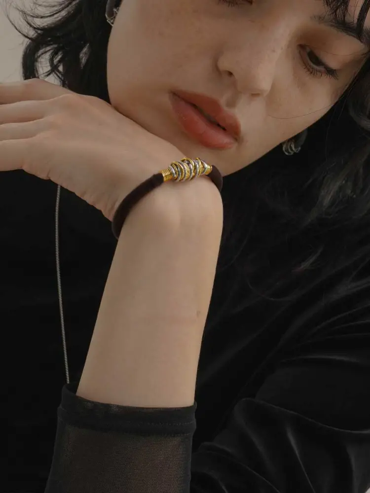 シンプルなベージュと茶色のバングル BANGLE（バングル） ｜ Jouete | ジュエッテ 公式サイト
