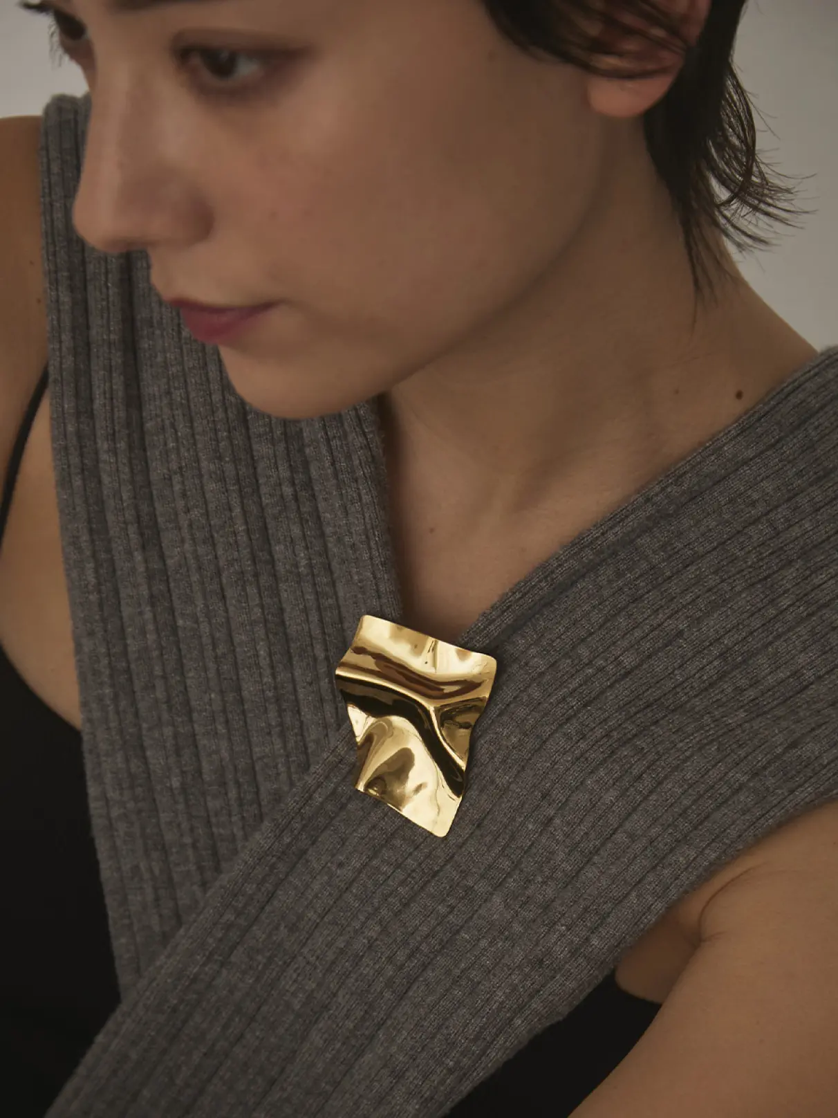 ウェーブプレートブローチ - UNBEIGE - UNBEIGE｜YAMADAYA STORE