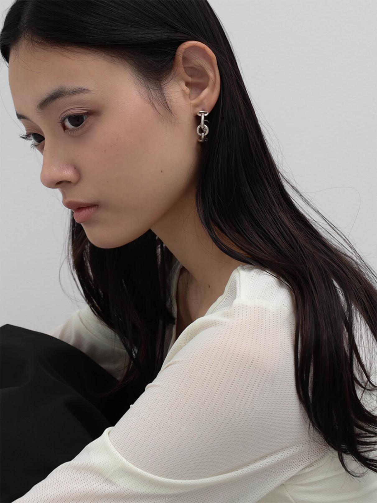 シングルフープピアス はるさん専用 シルバーチェーンフープピアス - UNBEIGE - UNBEIGE｜YAMADAYA STORE