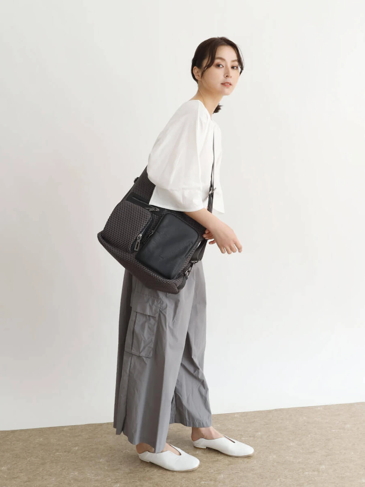 極美品　nouer ／ヌエール　メッシュデザインリュック ヌエール nouer メッシュデザインリュック （ブラック