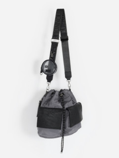 【美品】nouer(ヌエール)2WAY巾着ナイロンショルダーバッグ/ヤマダヤ/革 美品】nouer(ヌエール)2WAY巾着ナイロンショルダーバッグ