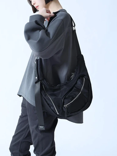 OUR ムーンショルダーバック　ブラック ハーフムーンショルダーバッグ - nouer - nouer｜YAMADAYA STORE