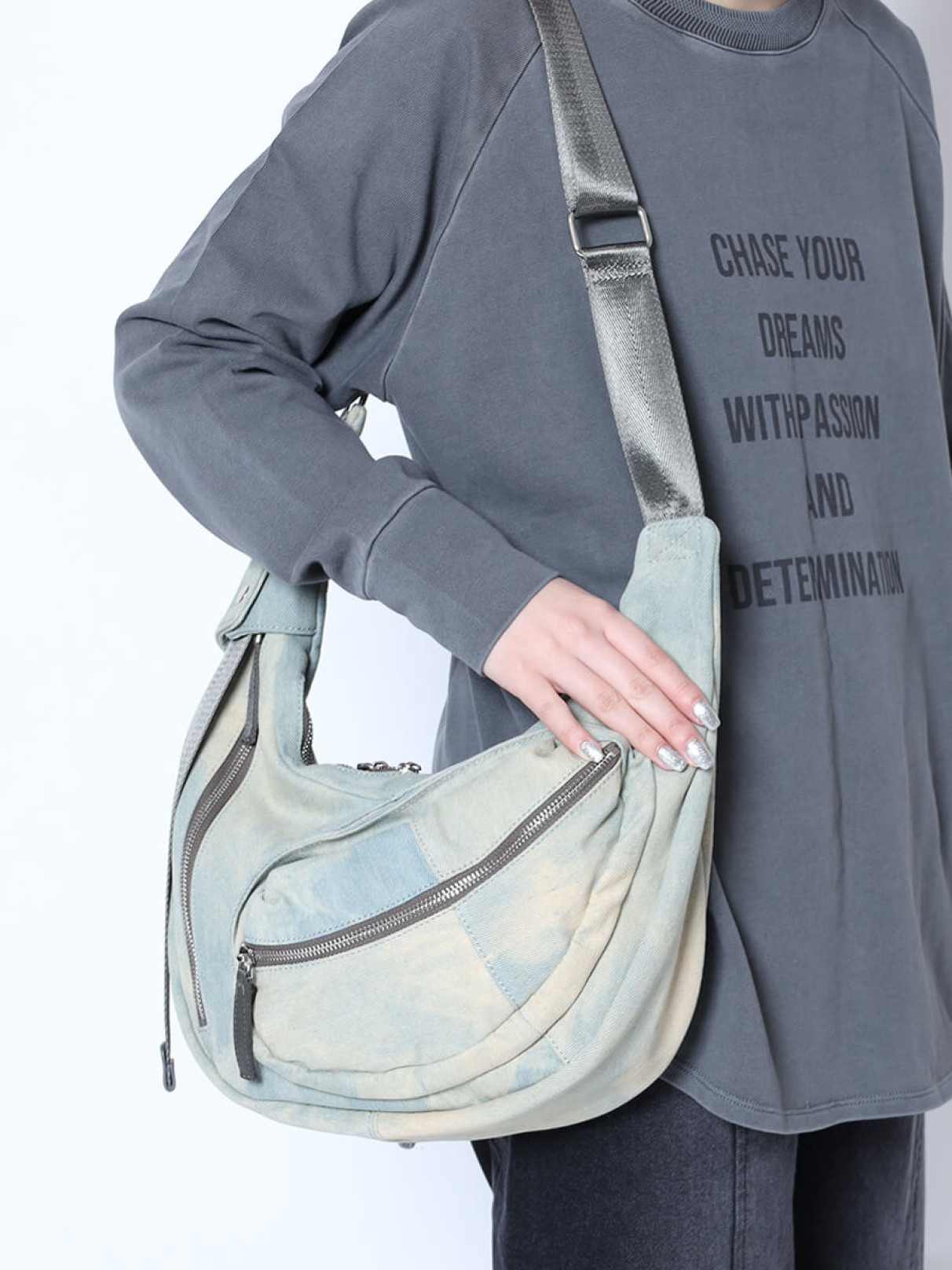 ヌエール（nouer）/ヴィンテージライクデニムハーフムーンバッグ ヴィンテージライクデニムハーフムーンバッグ - nouer - nouer