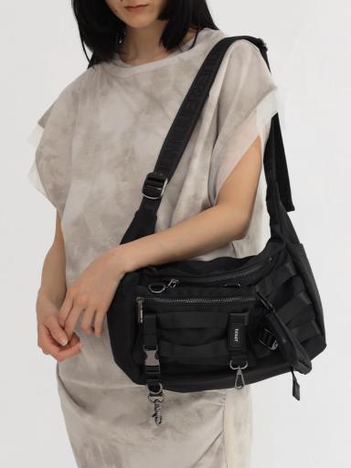 nouerxショルダーバッグ