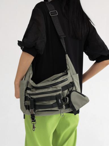 nouerxショルダーバッグ