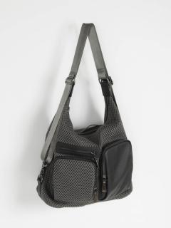 チャコールグレー