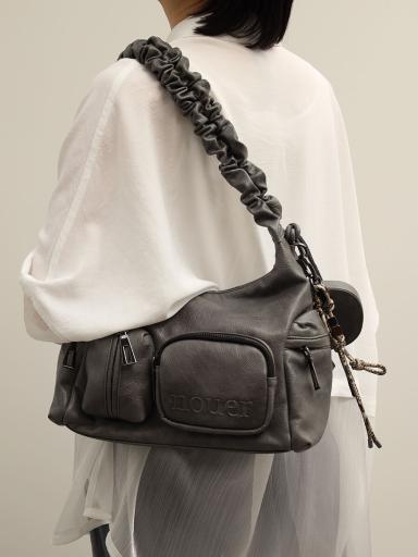 nouerxショルダーバッグ