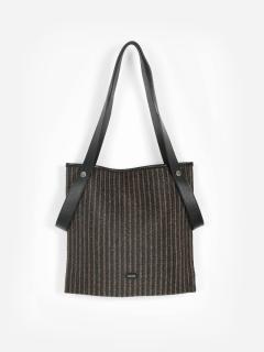 ダークブラウン