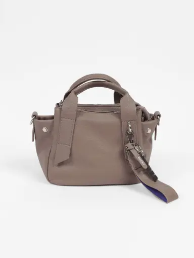 チャーム付きフェイクレザー2wayバッグ（greige,black,blue) - nouer