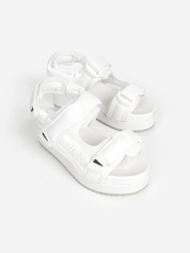 専用22500円ヌエール ホワイトサボ yamadaya 36 専用22500円ヌエール ホワイトサボ yamadaya 36 nouerのサンダル