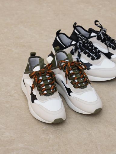 nouerxスニーカー