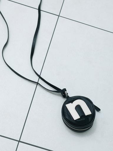 nouerxショルダーバッグ