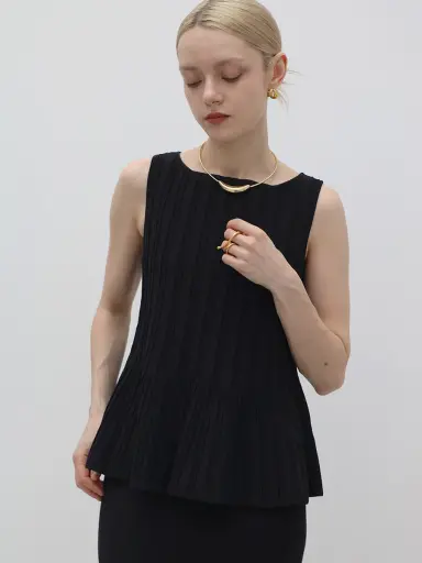 百貨店ブランド　Agaブラックベスト サイズ38 Aga Blackのトップスの商品一覧｜ファッション通販のYAMADAYA STORE
